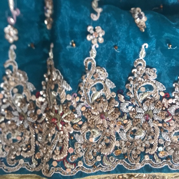 Dress - Picture 3 of 7